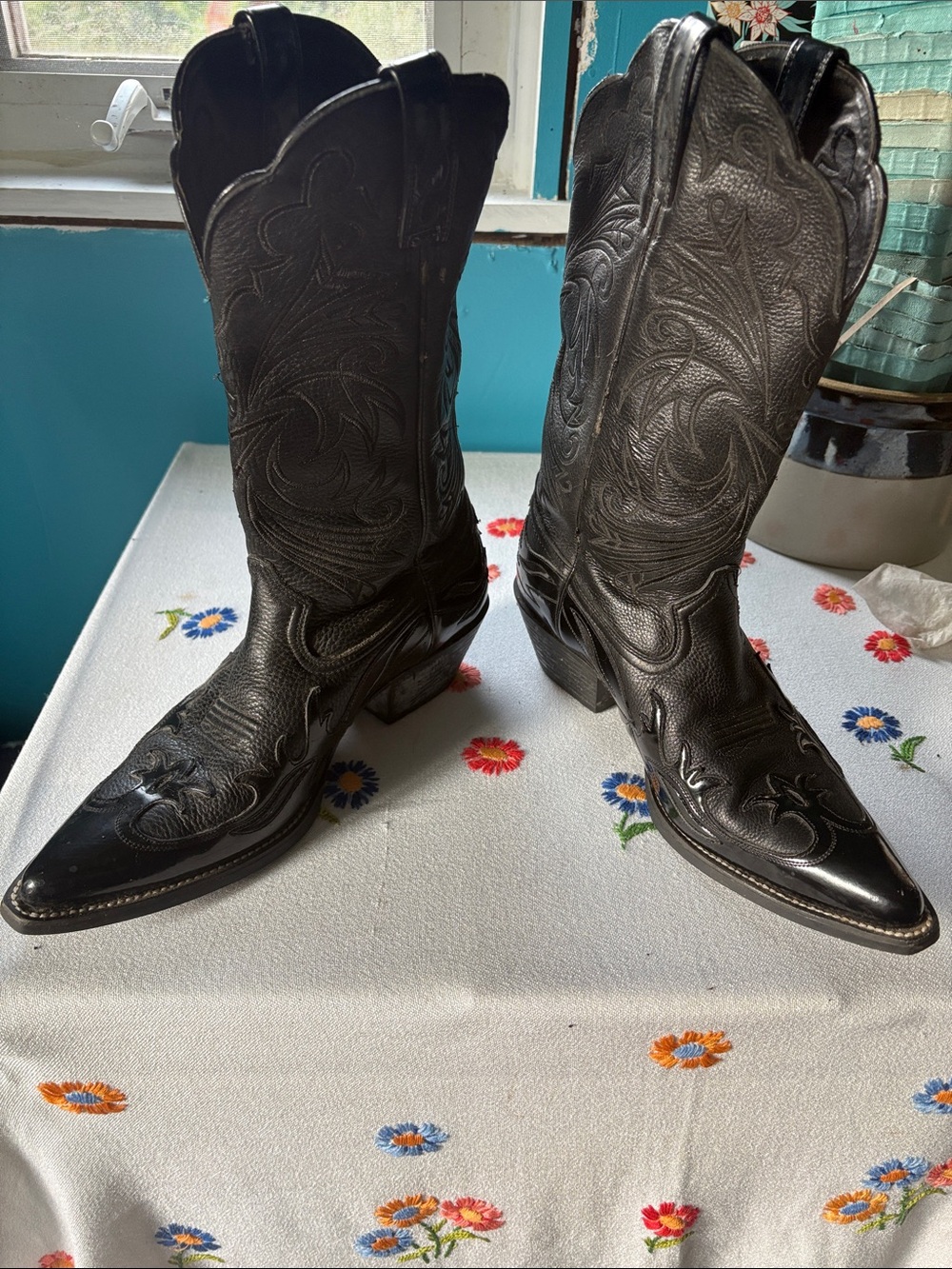 Ariat Black Embroidered Western Heeled Cowboy Boots Style 15861 Size 9